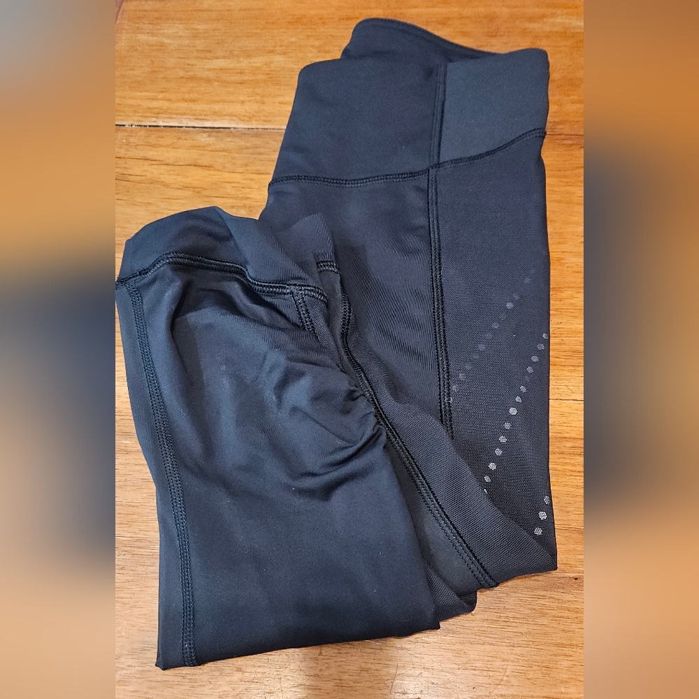 Black Lululemon Cropped workout pants